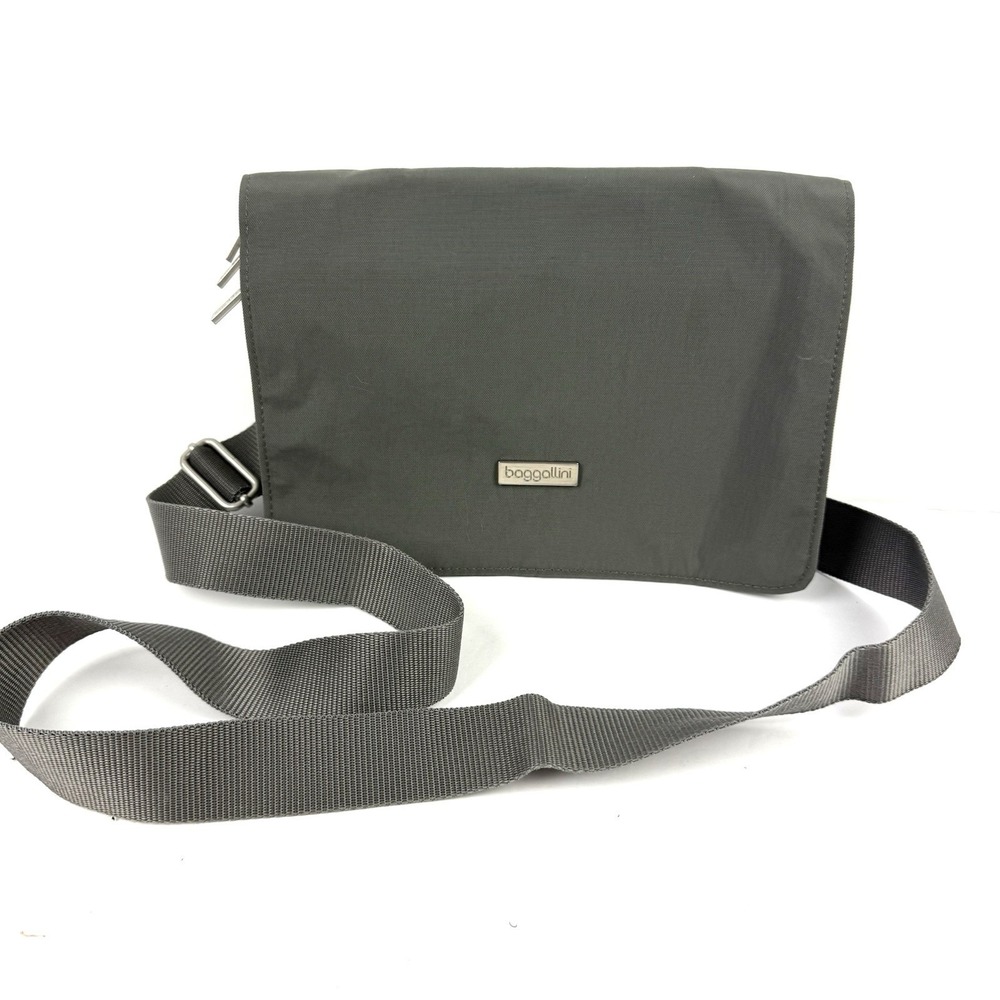 Baggallini Clever Crossbody Bag Gray Nylon Handbag Triple Zip Section‎ Travel